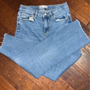 Zara US Size 6 Trendy Light Blue Women Jeans